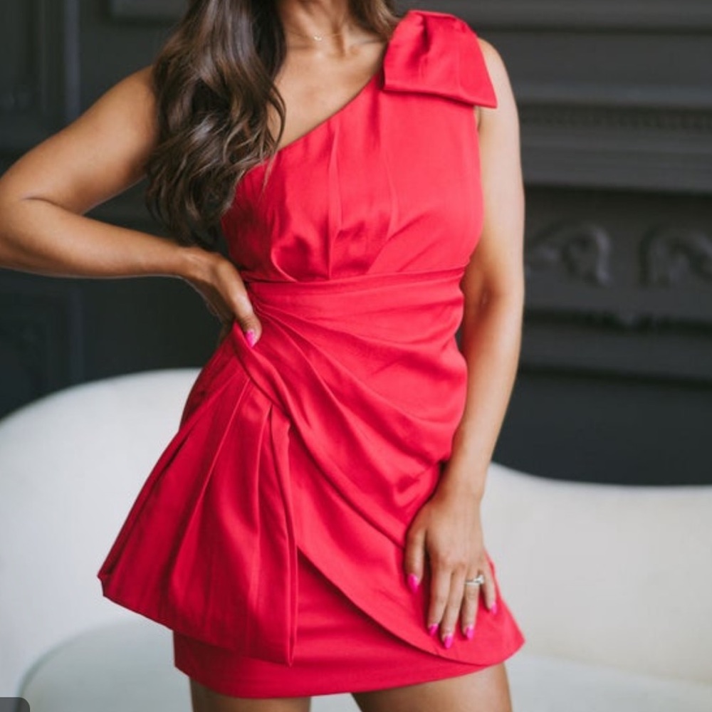 Red one shoulder bow dress